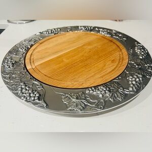 MARIPOSA/BRILLANTE Grapes & Vines SERVING TRAY with Bread Board Center 15”